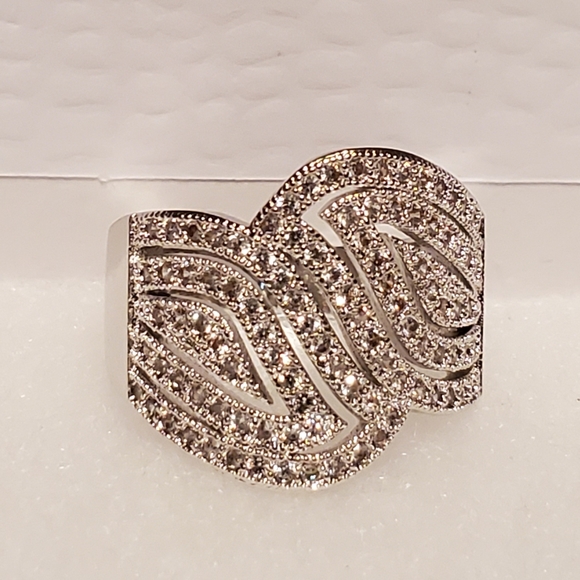 Silver Leaf Design Ring Check out the comments! - Picture 4 of 8